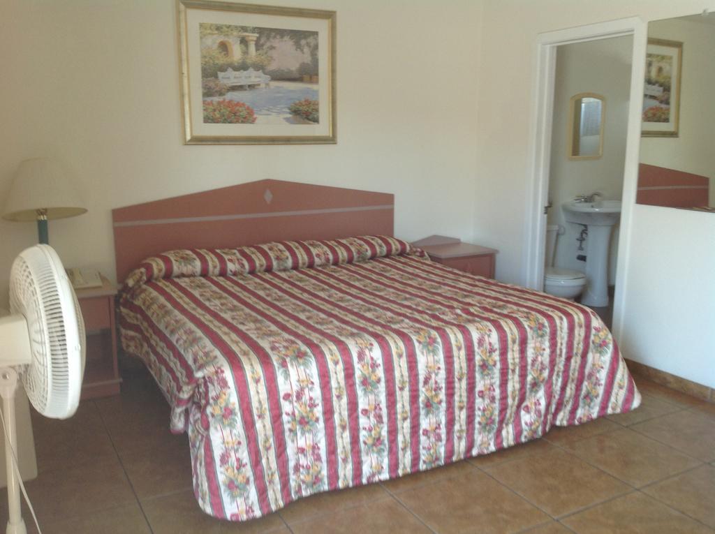 Redwood Motel Чандлър Стая снимка