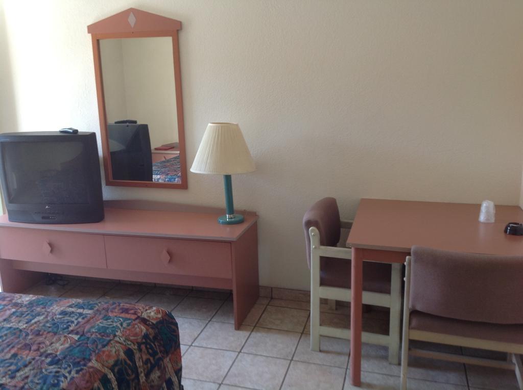 Redwood Motel Чандлър Стая снимка